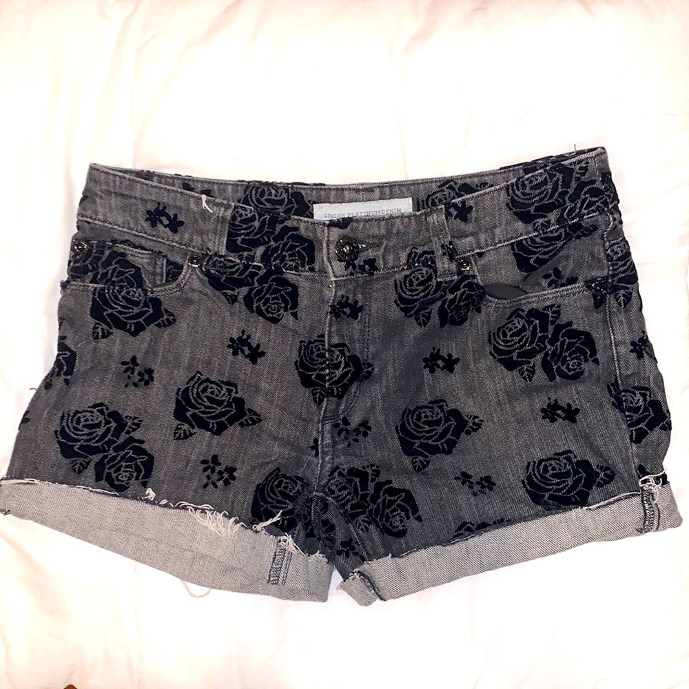 Chico’s Platinum Denim grey denim shorts with velvet roses size 00